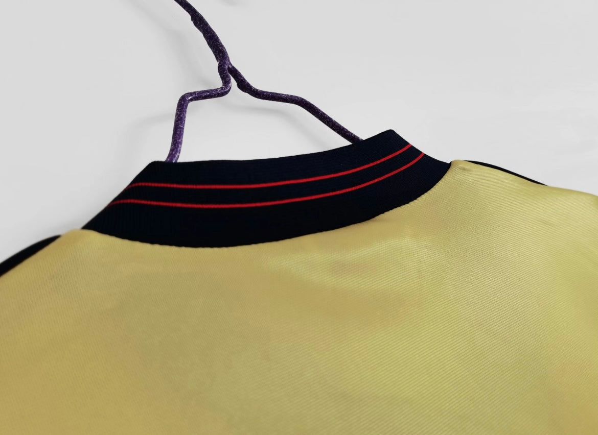 Arsenal 1983/84 Away
