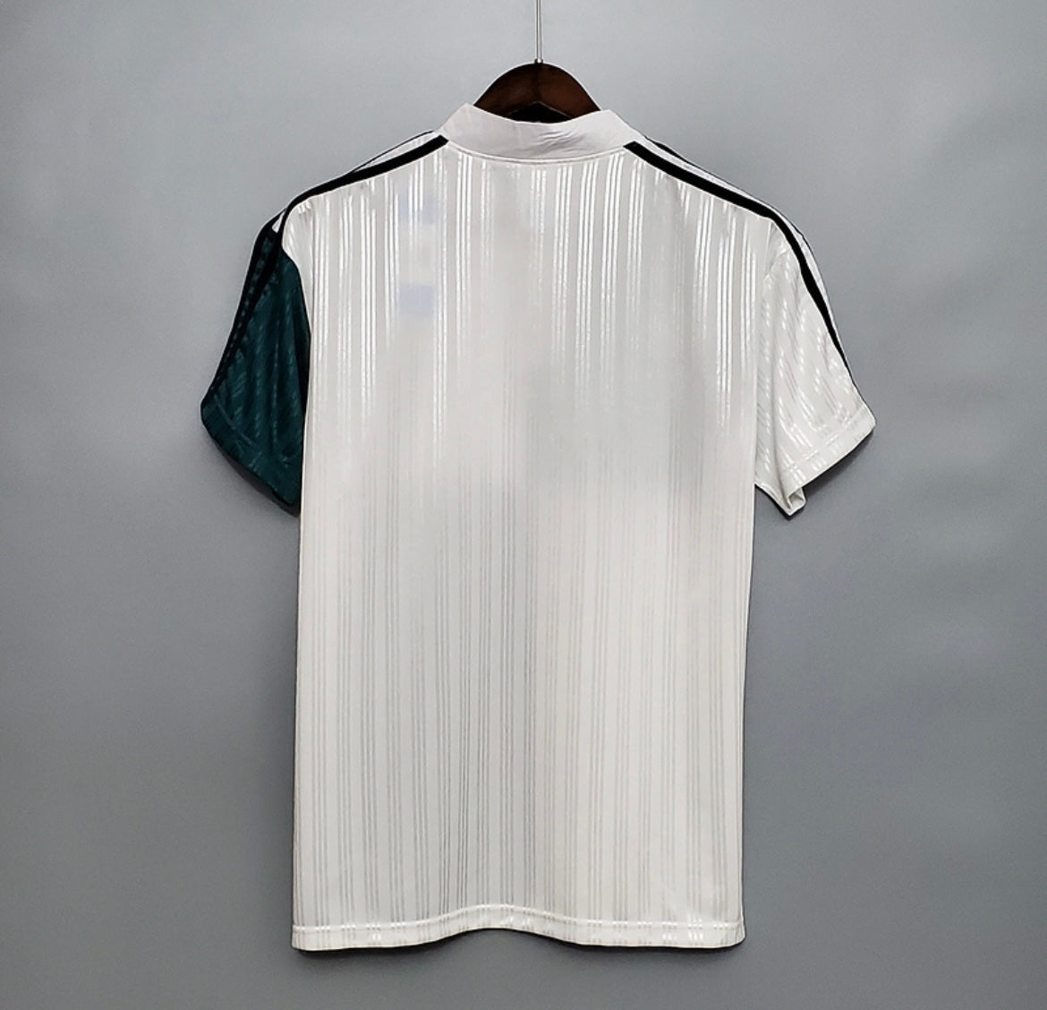 Liverpool 1995/96 Away
