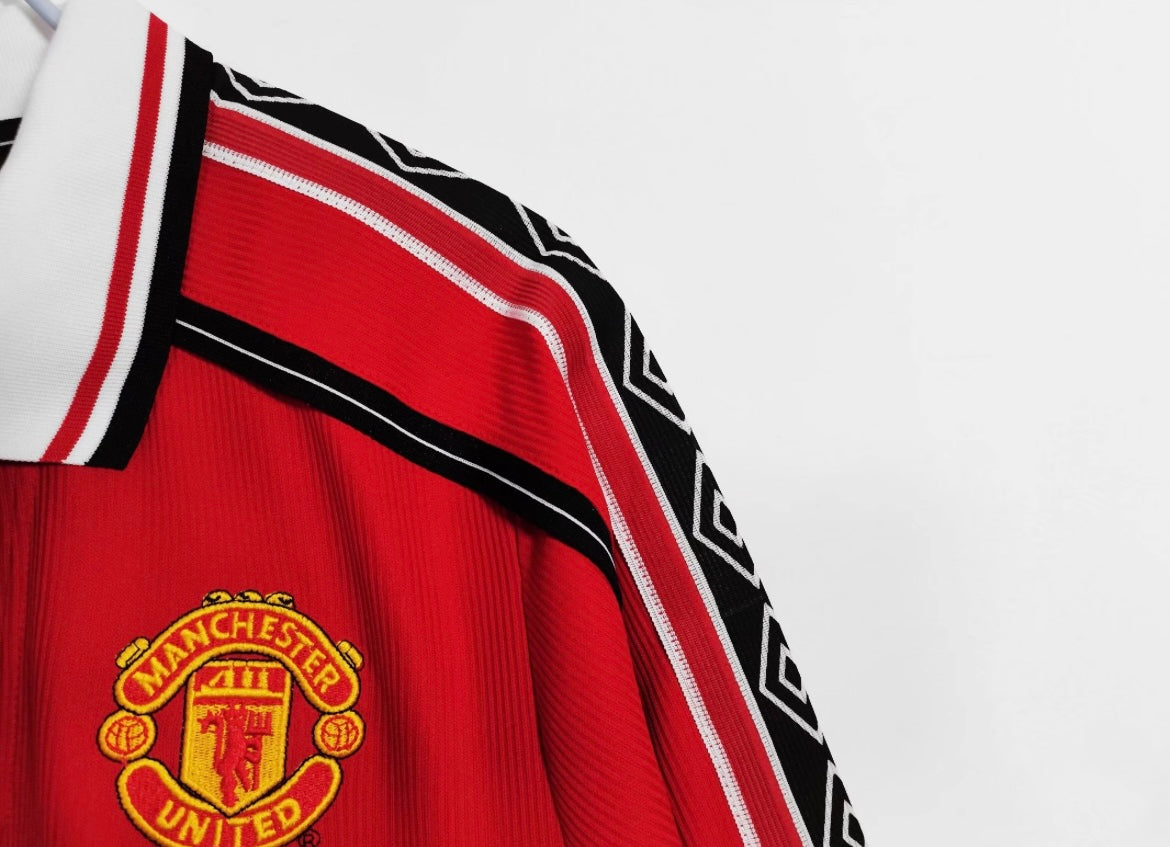 Manchester United 1998/99 Home Long Sleeve Shirt