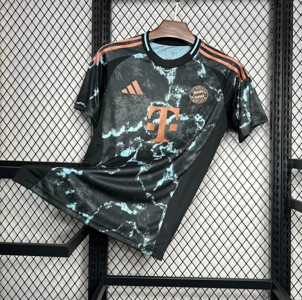FC Bayern 2024/25 Away