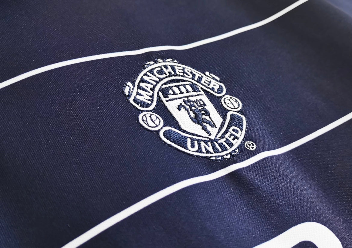 Manchester United 1999/00 Away