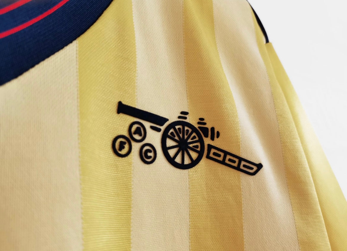 Arsenal 1983/84 Away