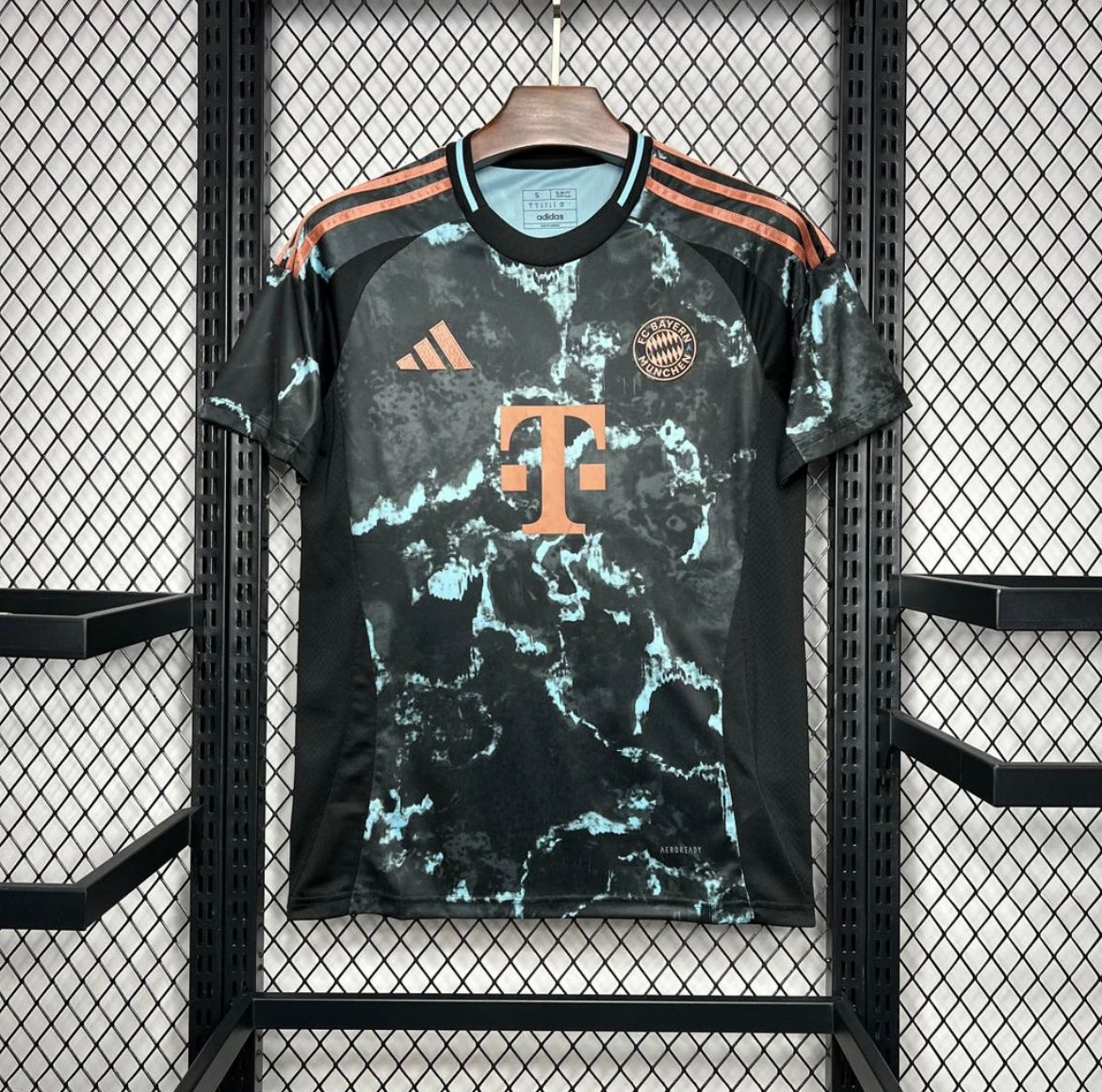 FC Bayern 2024/25 Away