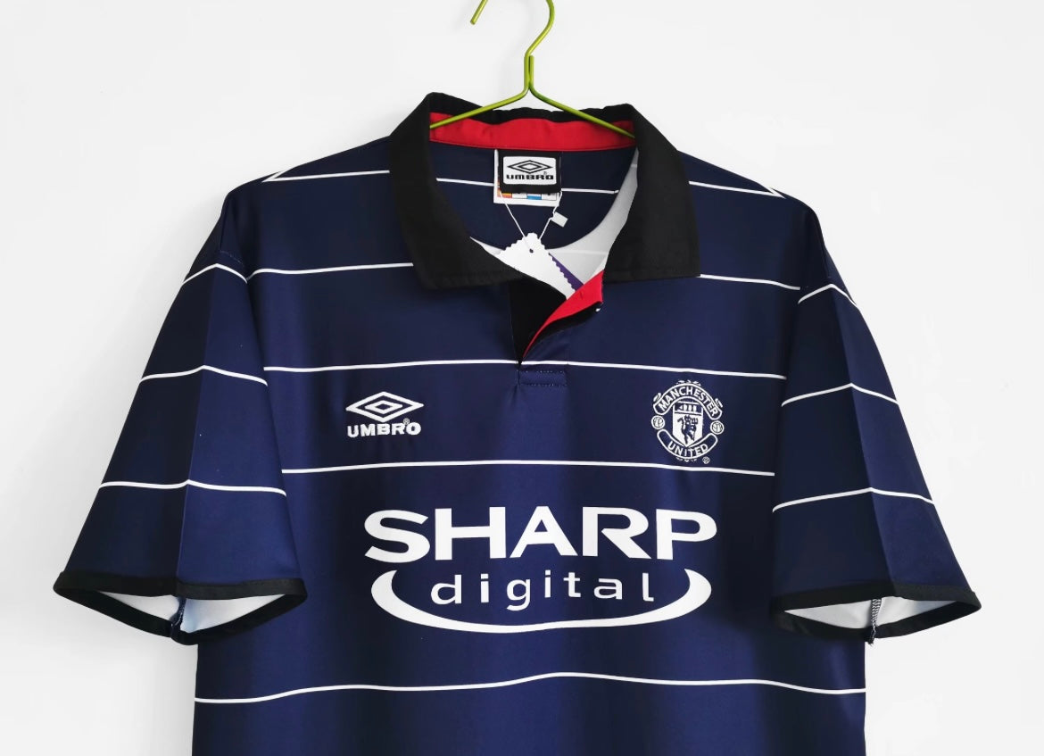 Manchester United 1999/00 Away