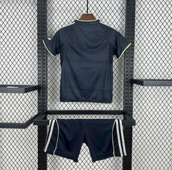 Image of Kits Enfants Real Madrid 2025/26 Extérieur