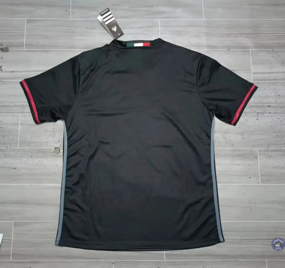 AC Milan 2016/17 Domicile