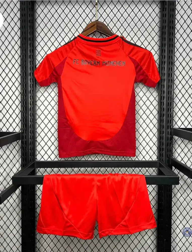 Image of Kits Enfants FC Bayern 2024/25