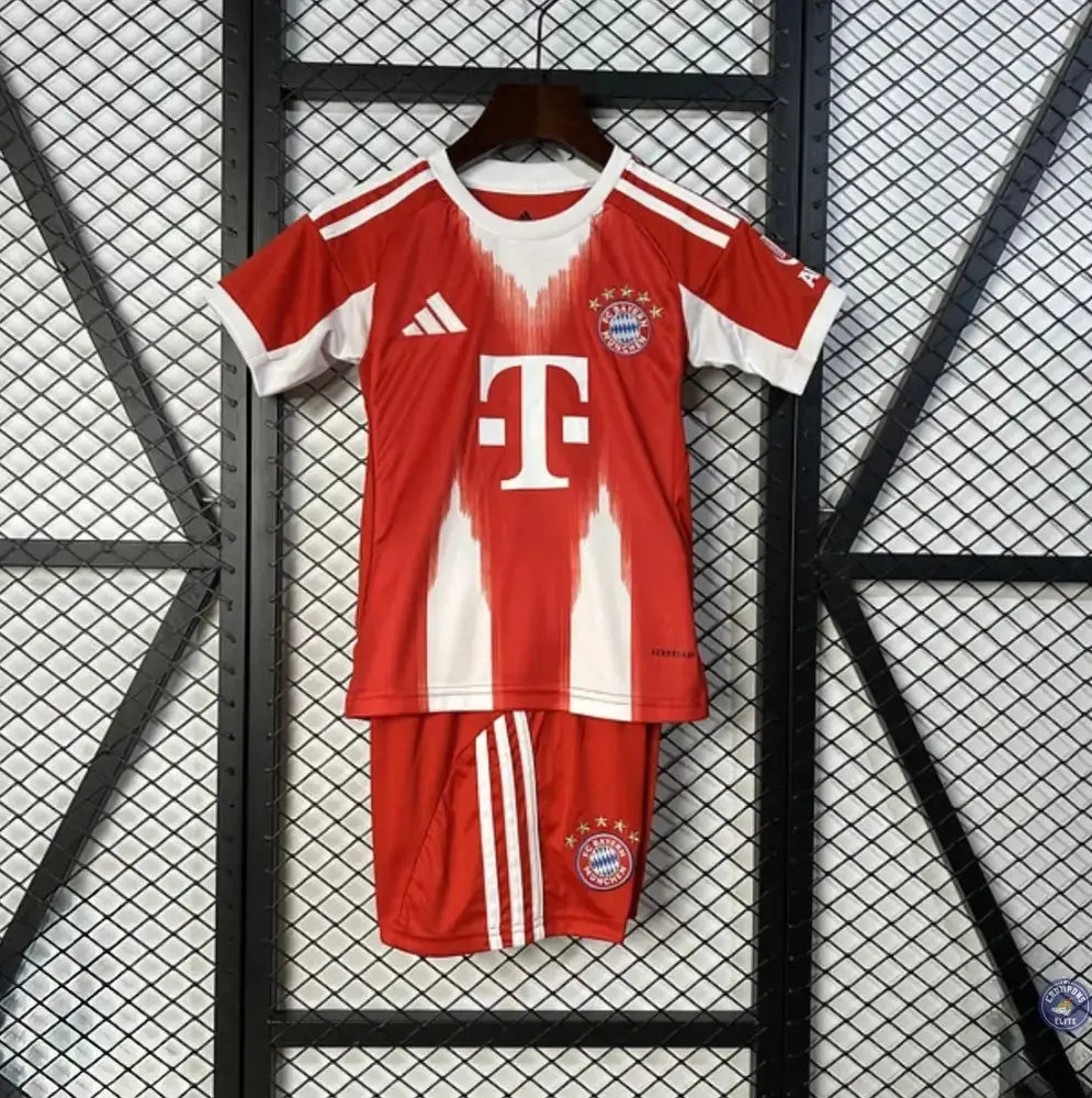 Image of Kits Enfants FC Bayern 2025/26 Domicile