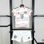 Kits Enfants FC Bayern 2025/26 Extérieur
