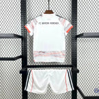 Kits Enfants FC Bayern 2025/26 Extérieur