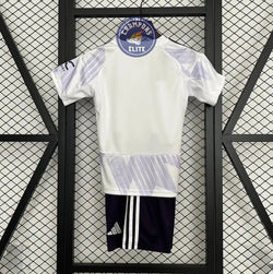Image of Kits Enfants Manchester United 2025/26 Extérieur