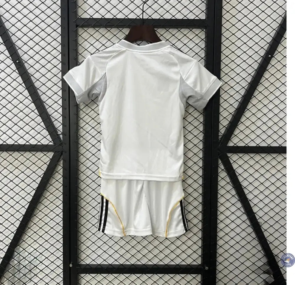 Image of Kits Enfants Real Madrid 2025/26 Domicile