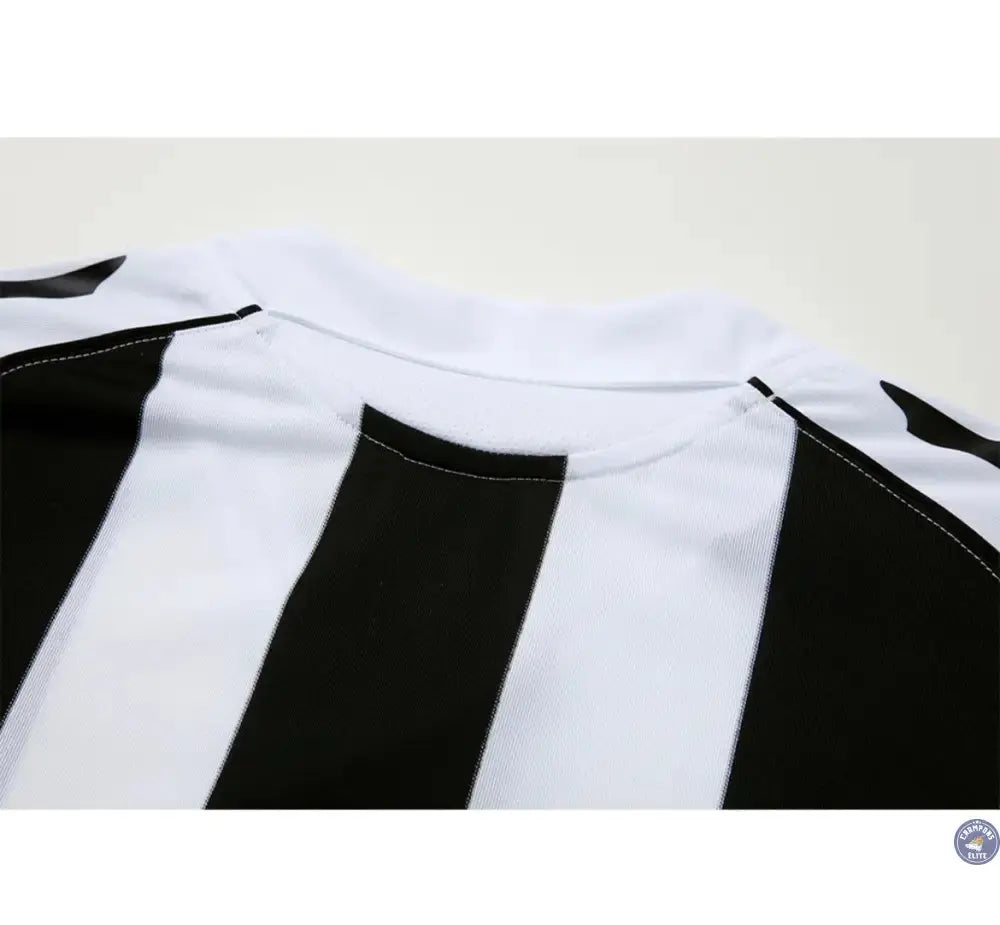 Newcastle 2004/05 Domicile