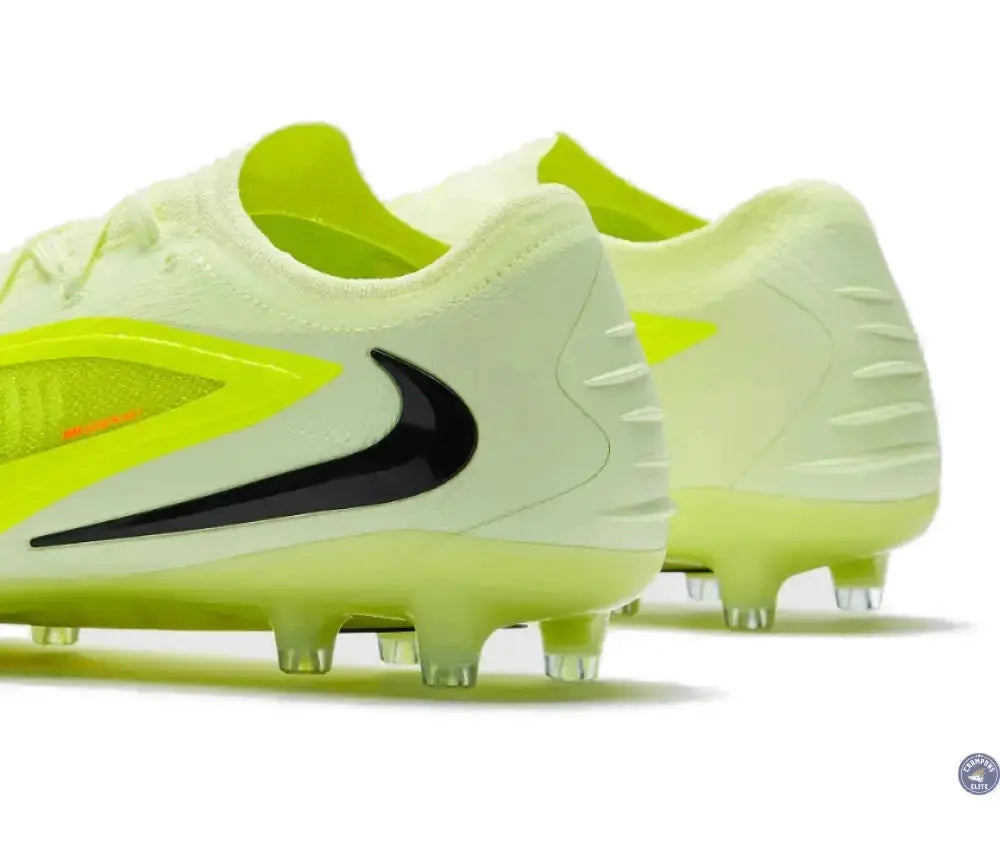 Phantom 6 Elite Low Cut AG Max Voltage - Vert/Noir/Orange