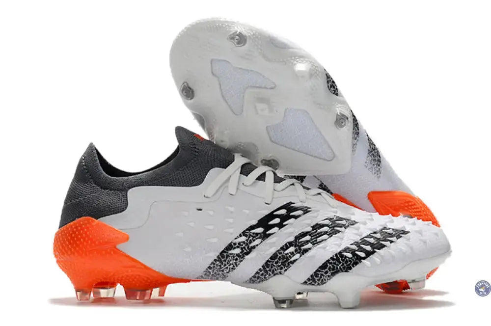 Predator Freak Basse Lacets FG - Blanc/Noir/Orange