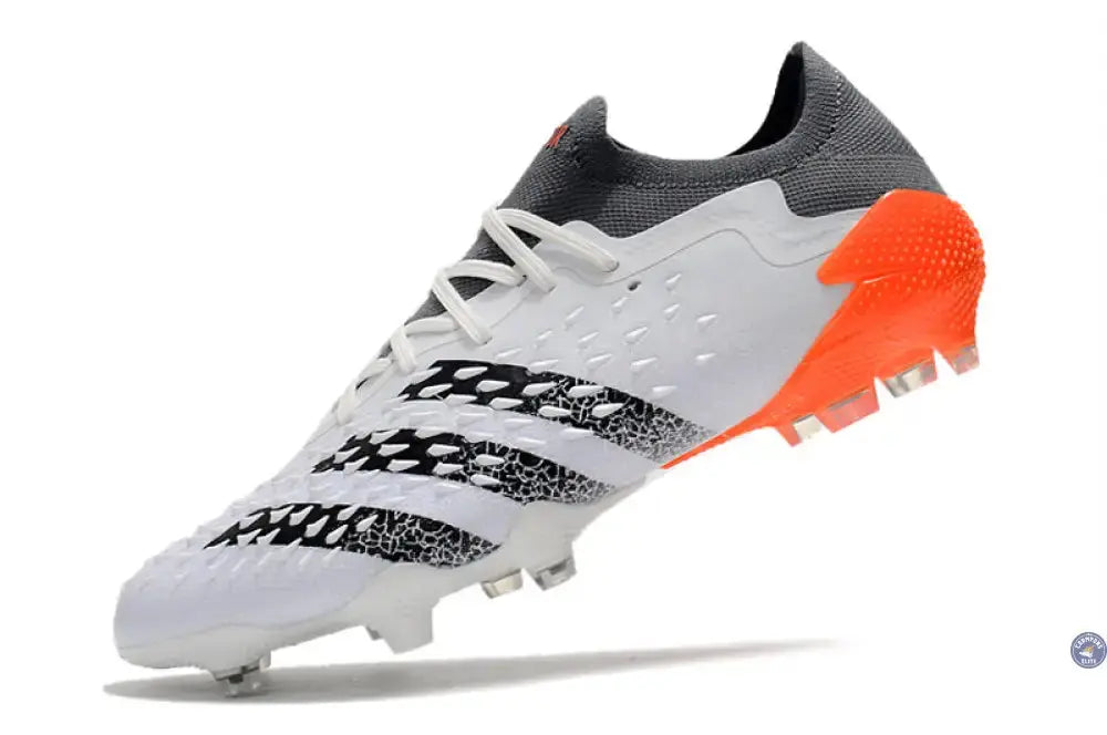 Predator Freak Basse Lacets FG - Blanc/Noir/Orange