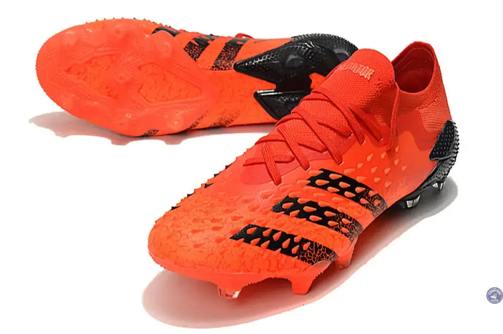 Image of Predator Freak Basse Lacets FG - Rouge/Noir/Orange