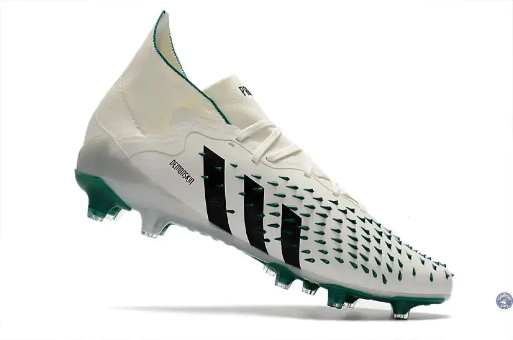Image of Predator Freak Lacts FG Equipment - Blanc/Noir/Vert ÉDITION LIMITÉE (Copie)