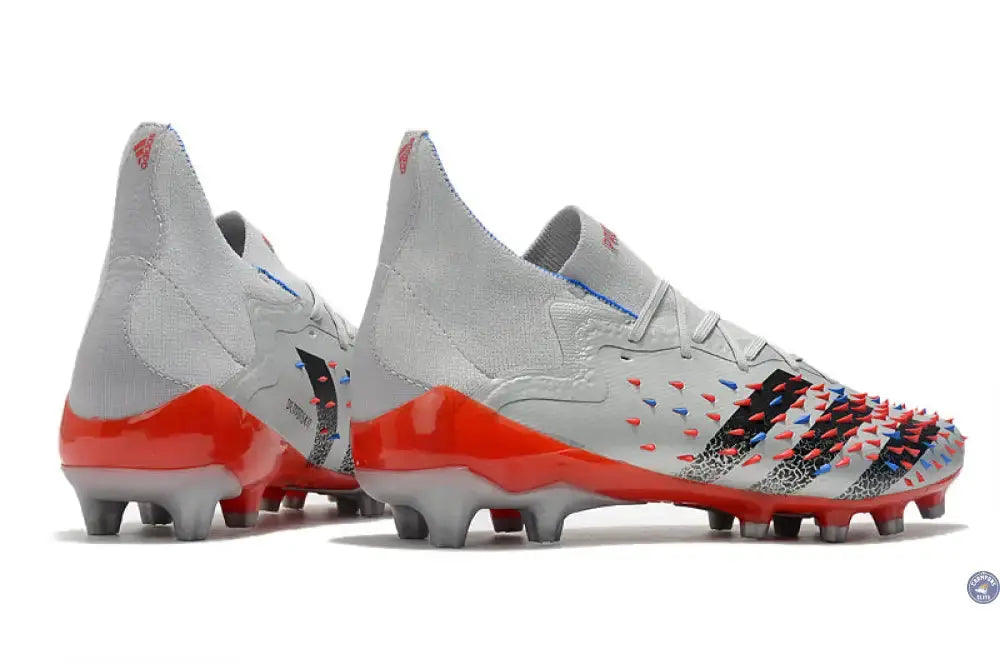 Predator Freak Lacets FG Showpiece - Argenté/Noir/Rouge