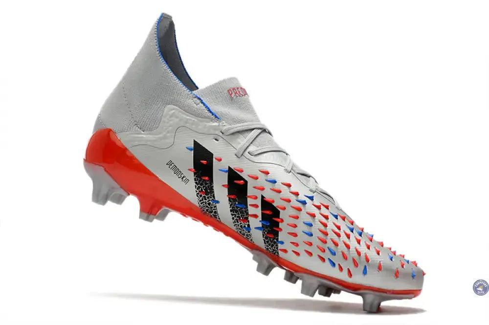 Predator Freak Lacets FG Showpiece - Argenté/Noir/Rouge