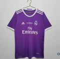 Real Madrid 2016/17 Extérieur