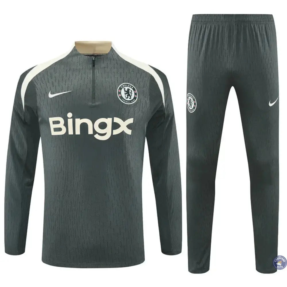 Image of Survêtement d’entraînement demi-zip - Chelsea 2025/2026 - Kaki/Beige