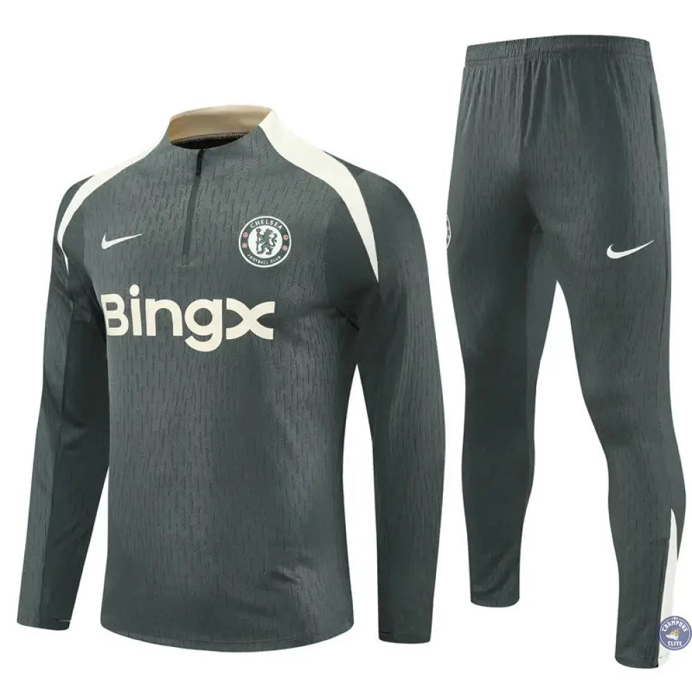 Image of Survêtement d’entraînement demi-zip - Chelsea 2025/2026 - Kaki/Beige